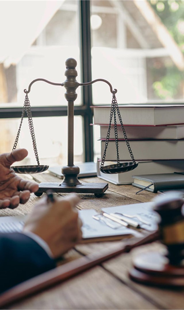 ¿Buscas un abogado penalista en Ribadeo o Vegadeo?